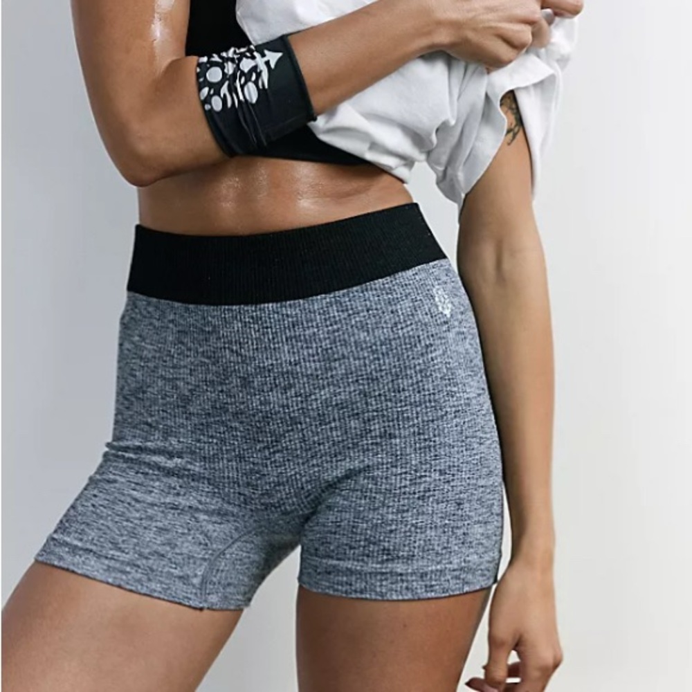 FP Movement Prajna Short XS/S - gray